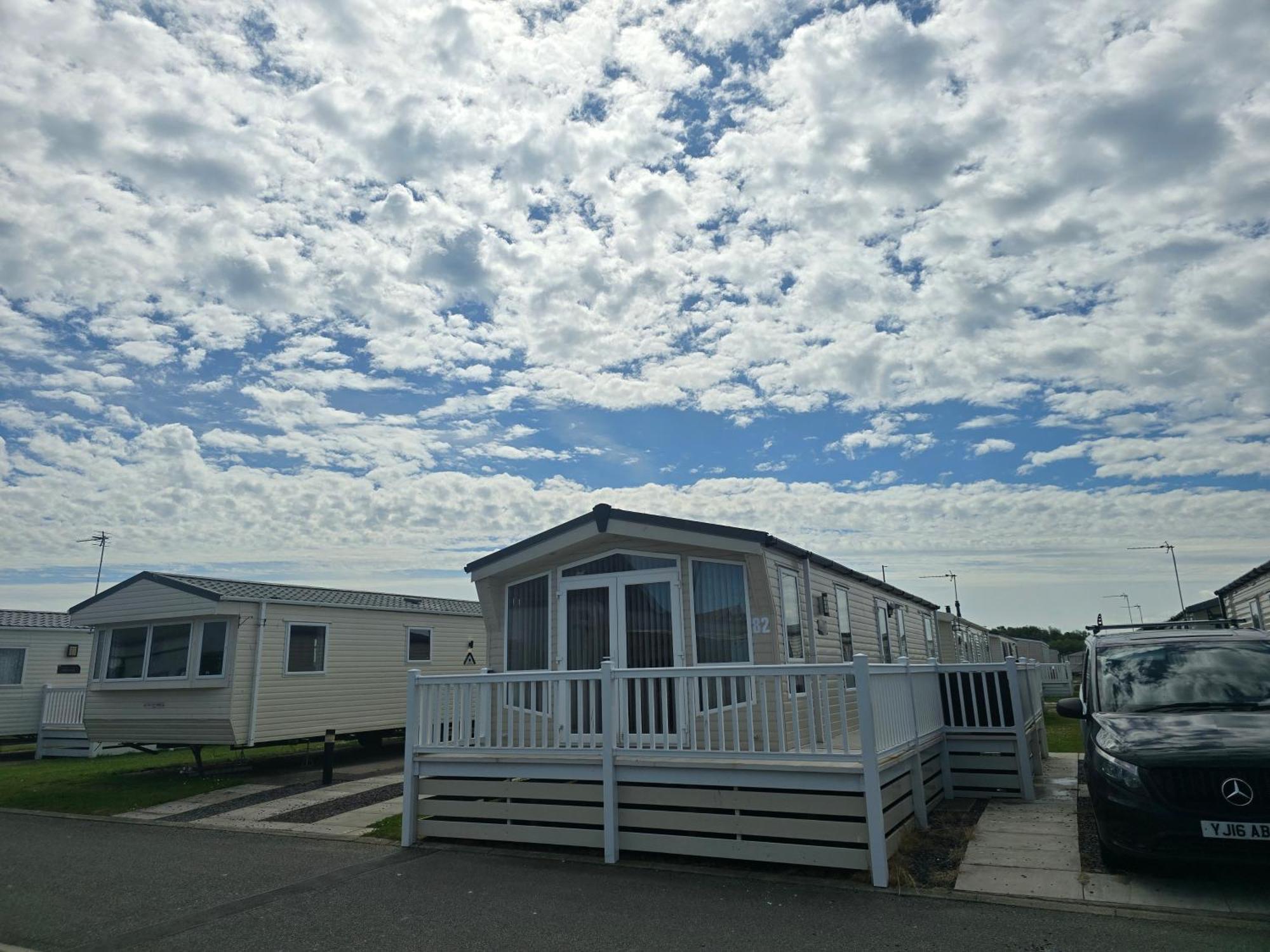 Apartment Modern Caravan Robin Hood