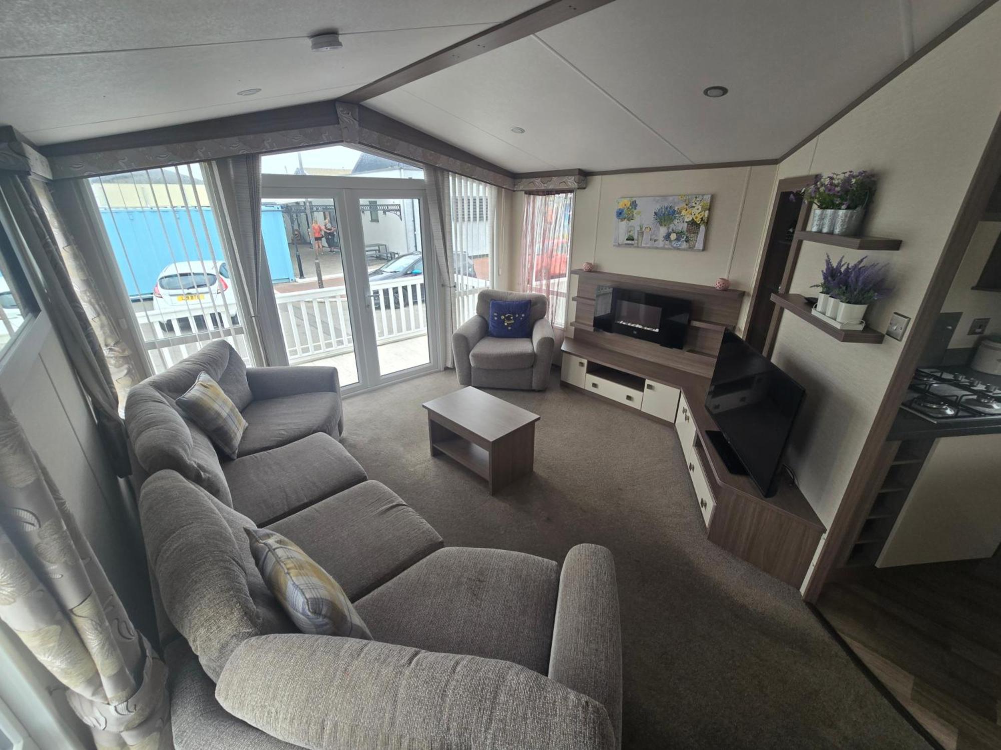 Apartment Modern Caravan Robin Hood