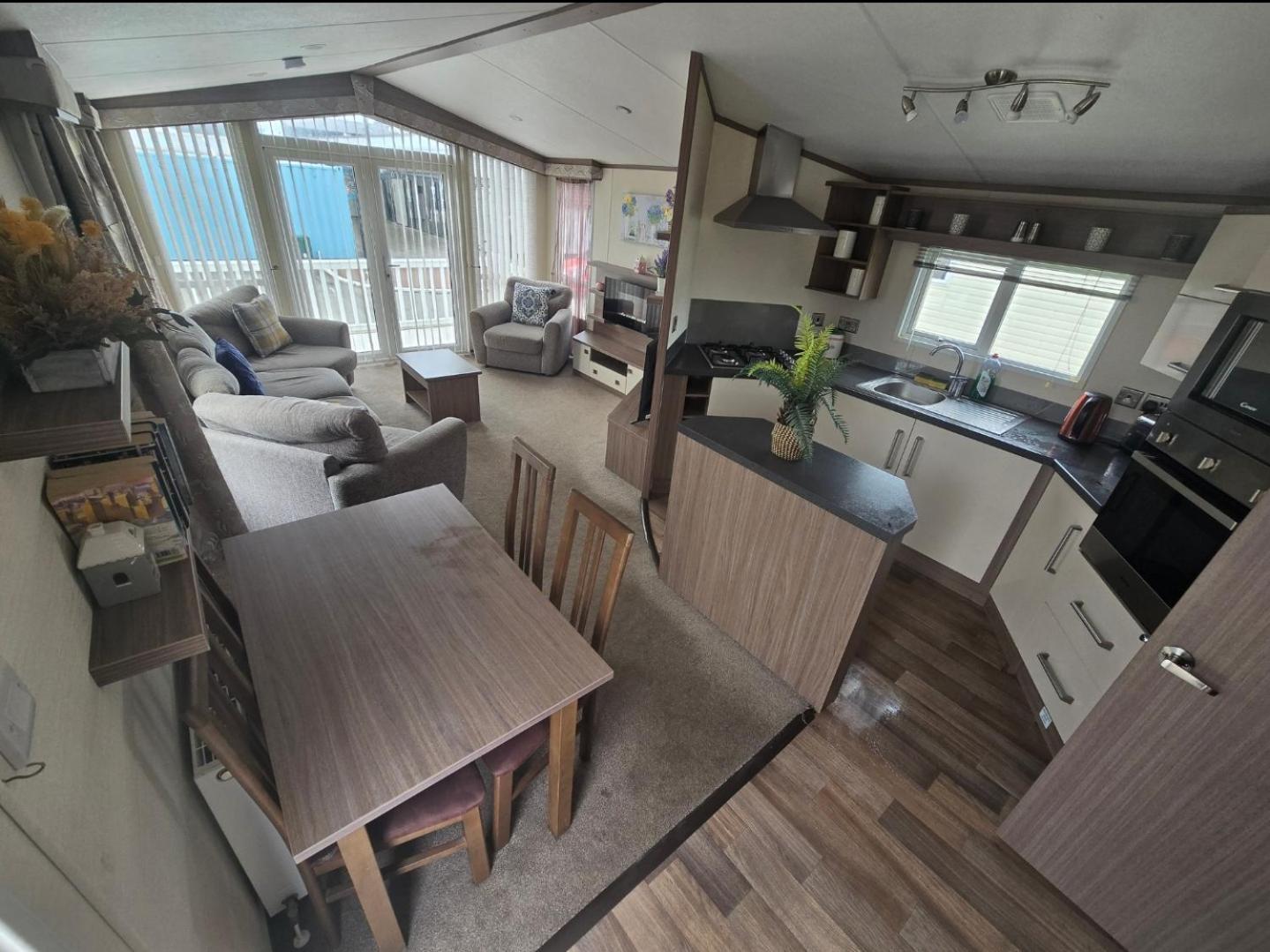 Modern Caravan Robin Hood Apartment *