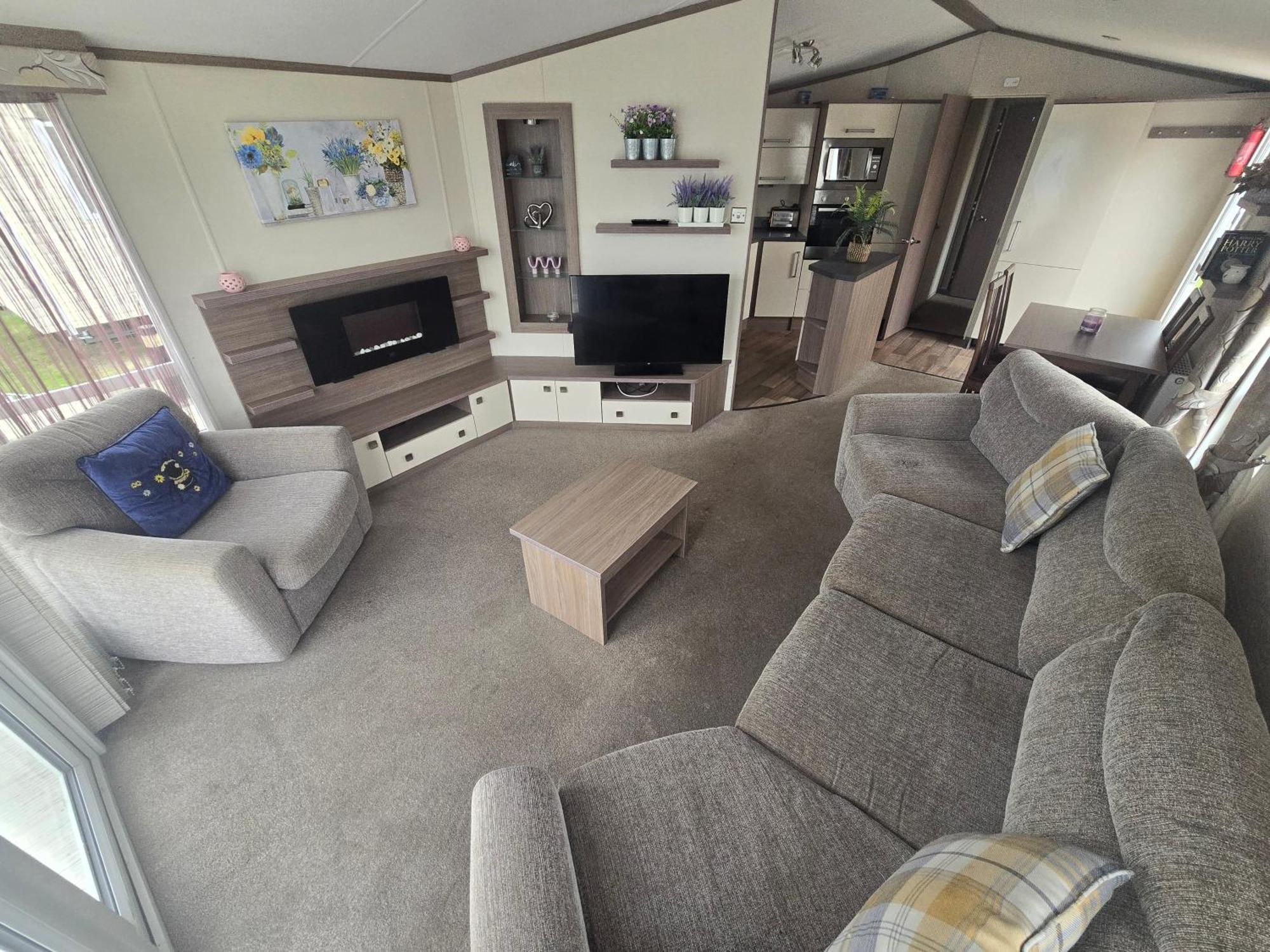 Modern Caravan Robin Hood * Rhyl