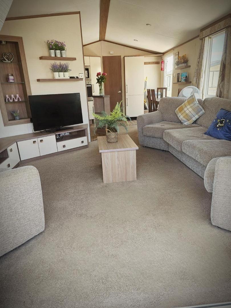 Modern Caravan Robin Hood Rhyl