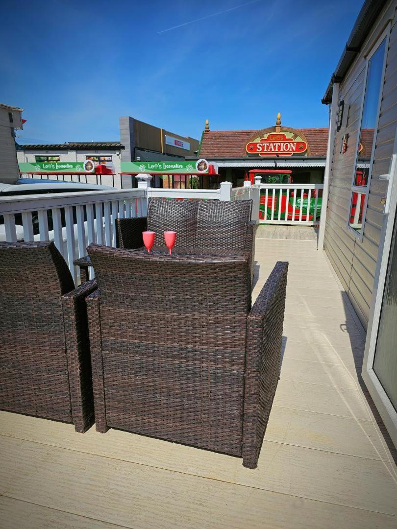 Modern Caravan Robin Hood Rhyl