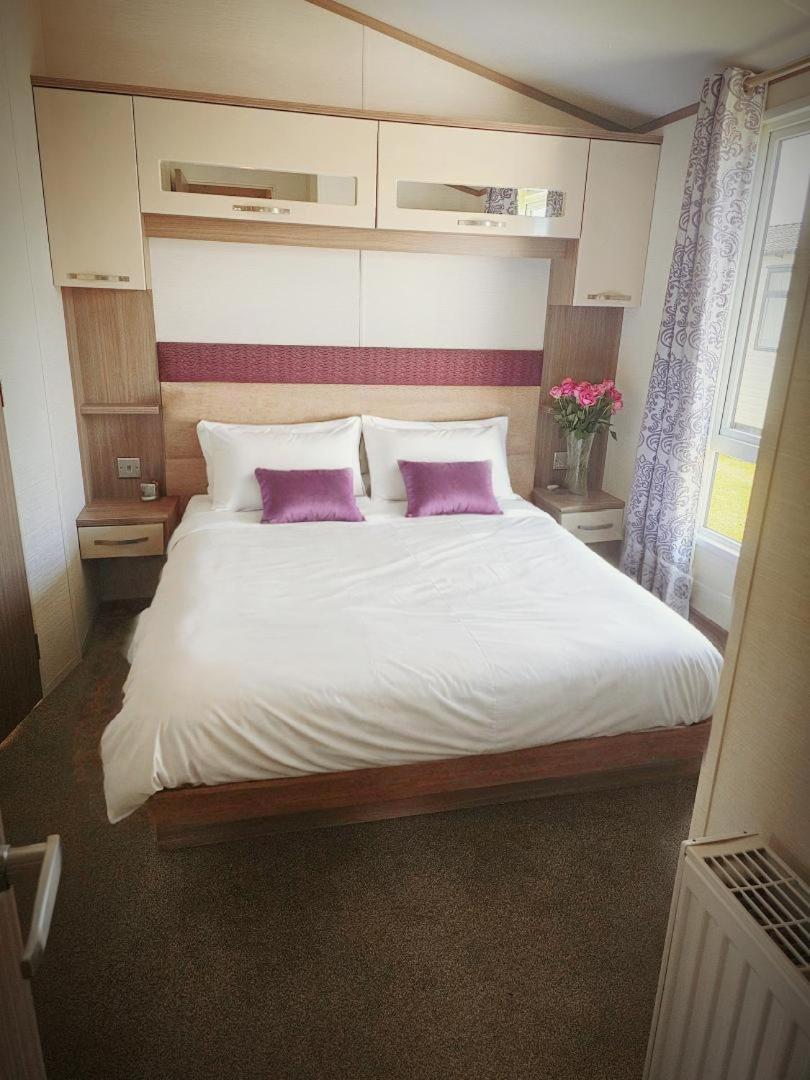 Modern Caravan Robin Hood